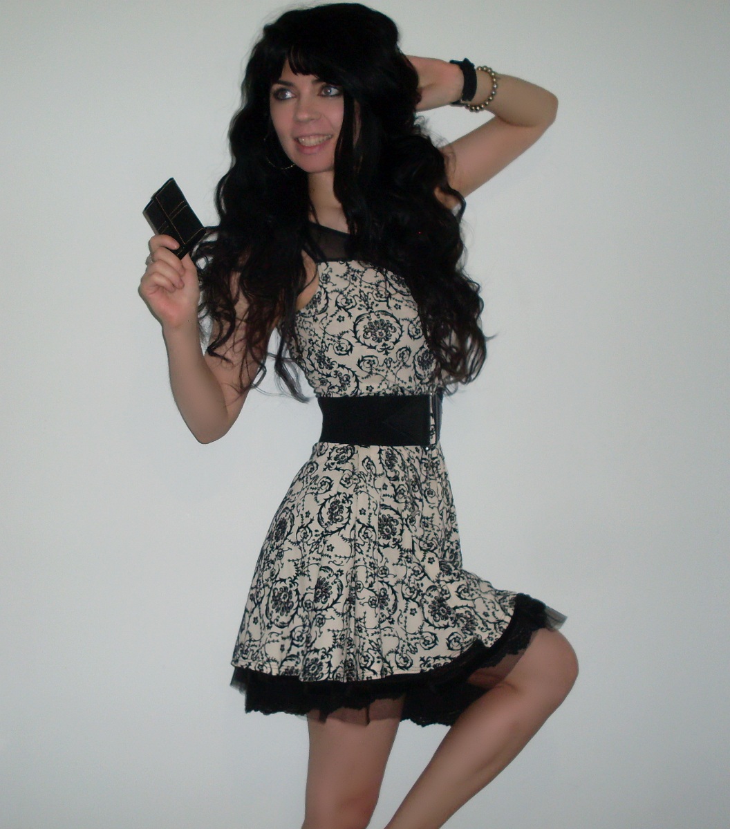 Support jk wallet on Kickstarter , cute dress , jennifer kaya , wallet , beautiful dress