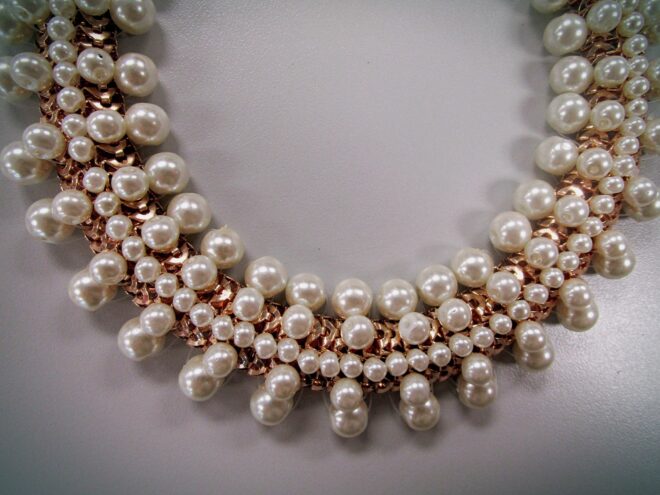 Pearl choker necklace