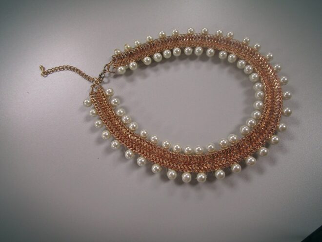 Pearl choker necklace